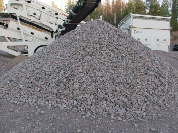 seulottuja luonnonkiviä