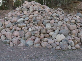 seulottuja luonnonkiviä